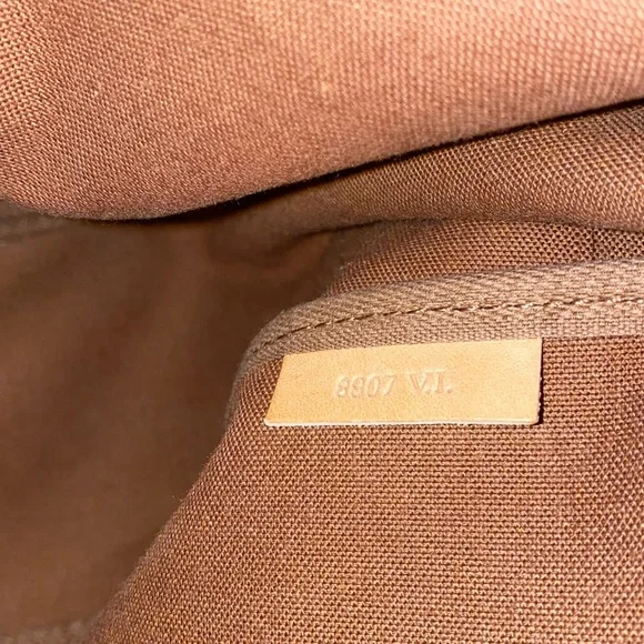 💯 % Authentic Louis Vuitton Saumur 35 Shoulder bag XLarge Firm. - Picture 3 of 17